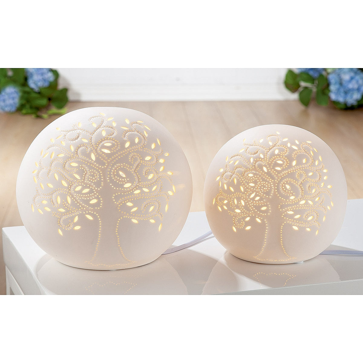 Round Table Lamp with Tree of Life Decoration White Porcelain 16x16x16
