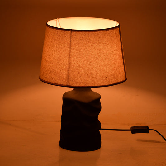 Επιτραπέζιο Φωτιστικό Wabbi Ε27 Κεραμικό σε Μαύρο-Μπεζ Απόχρωση Φ28x41