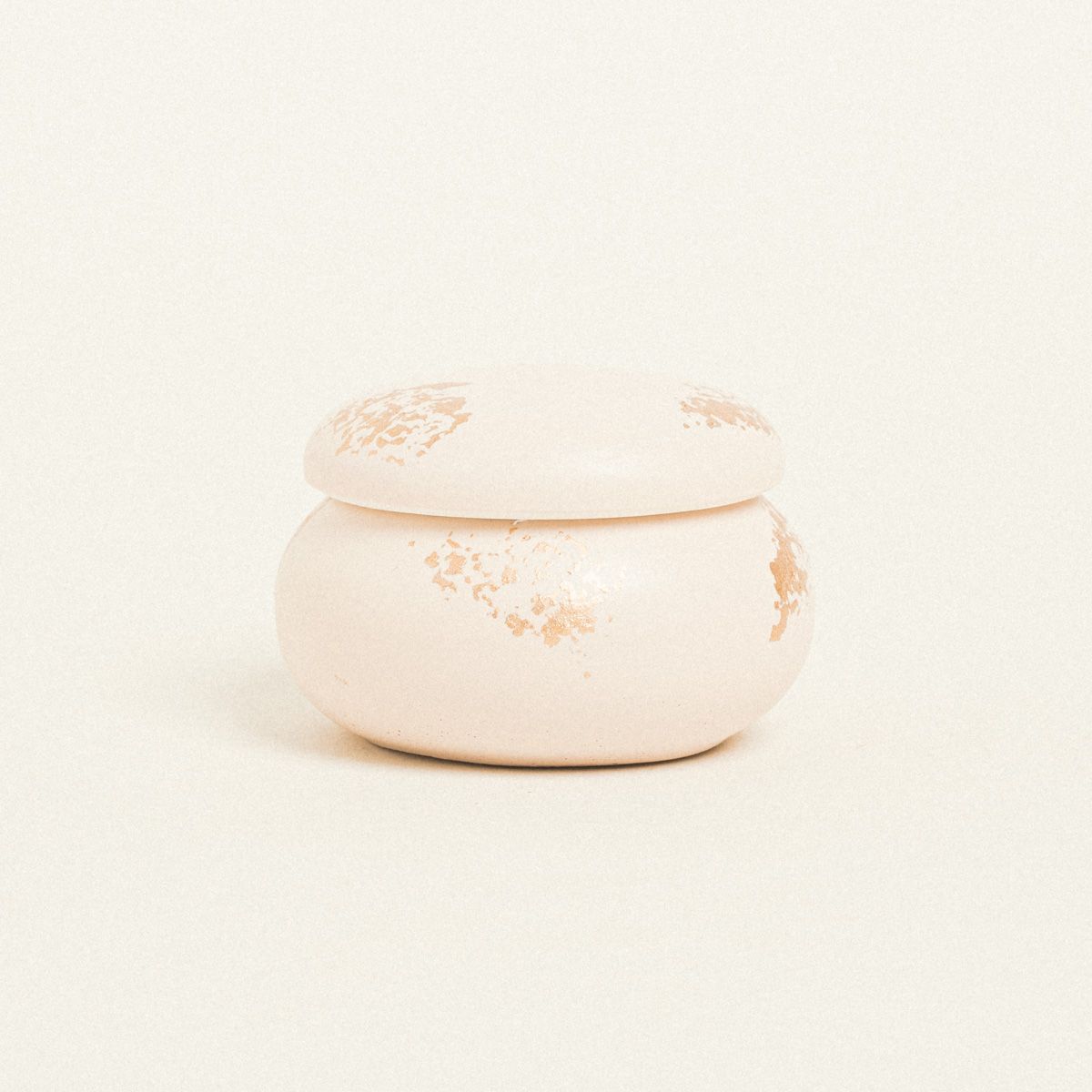 Κεραμική Μπιζουτιέρα Μακαρόν με Χρυσή Λεπτομέρεια Μπεζ/Χρυσό 7x7x5