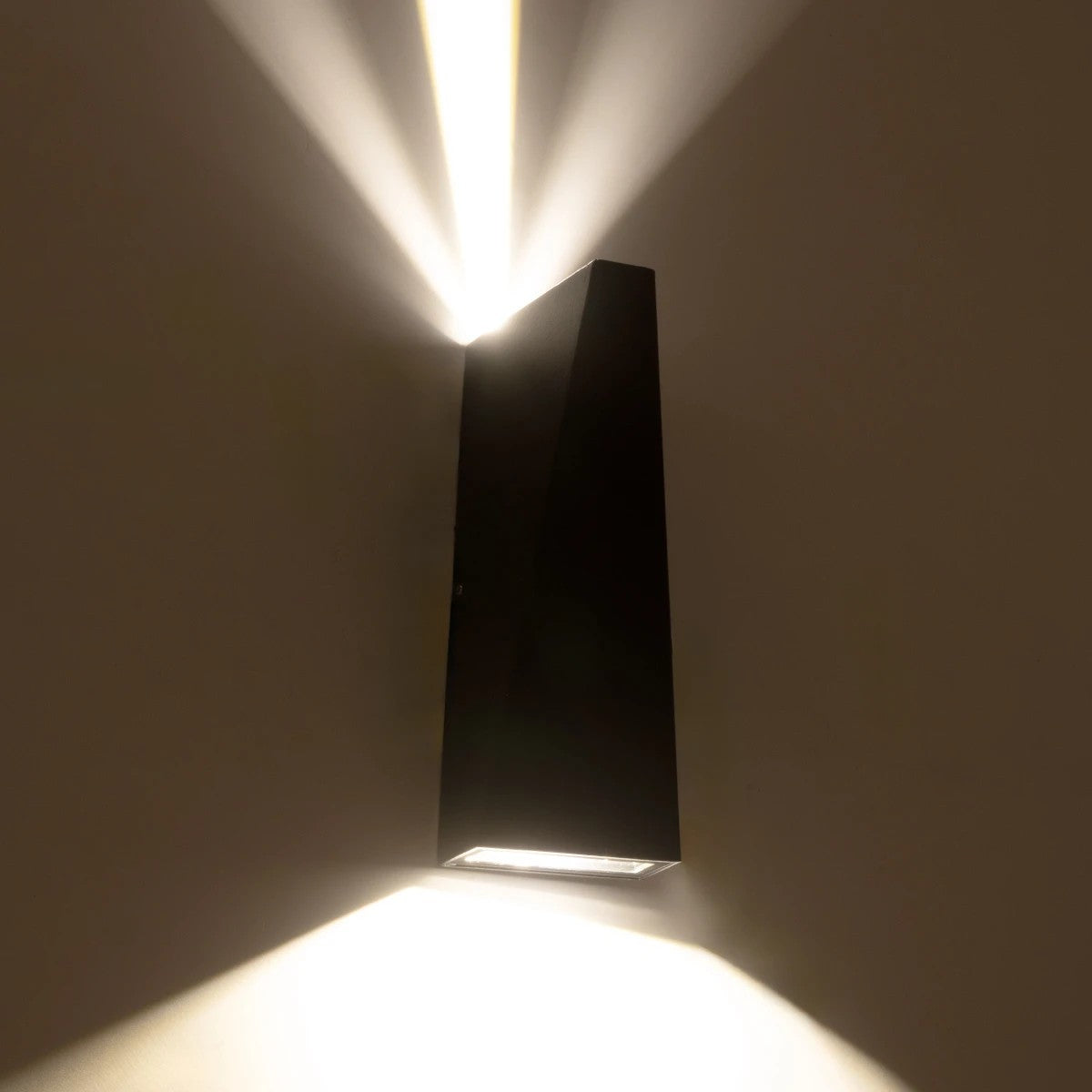 TRIANDE 60556 Φωτιστικό Τοίχου - Απλίκα Αρχιτεκτονικού Φωτισμού Εσωτερικού/Εξωτερικού Χώρου Up & Down LED 10W 1200lm 5° & 60° AC 220-240V IP65 Μ8.5 x Π8.5 x Υ20cm - Φυσικό Λευκό 4500K - Μαύρο Αλουμίνιο - Bridgelux Chip