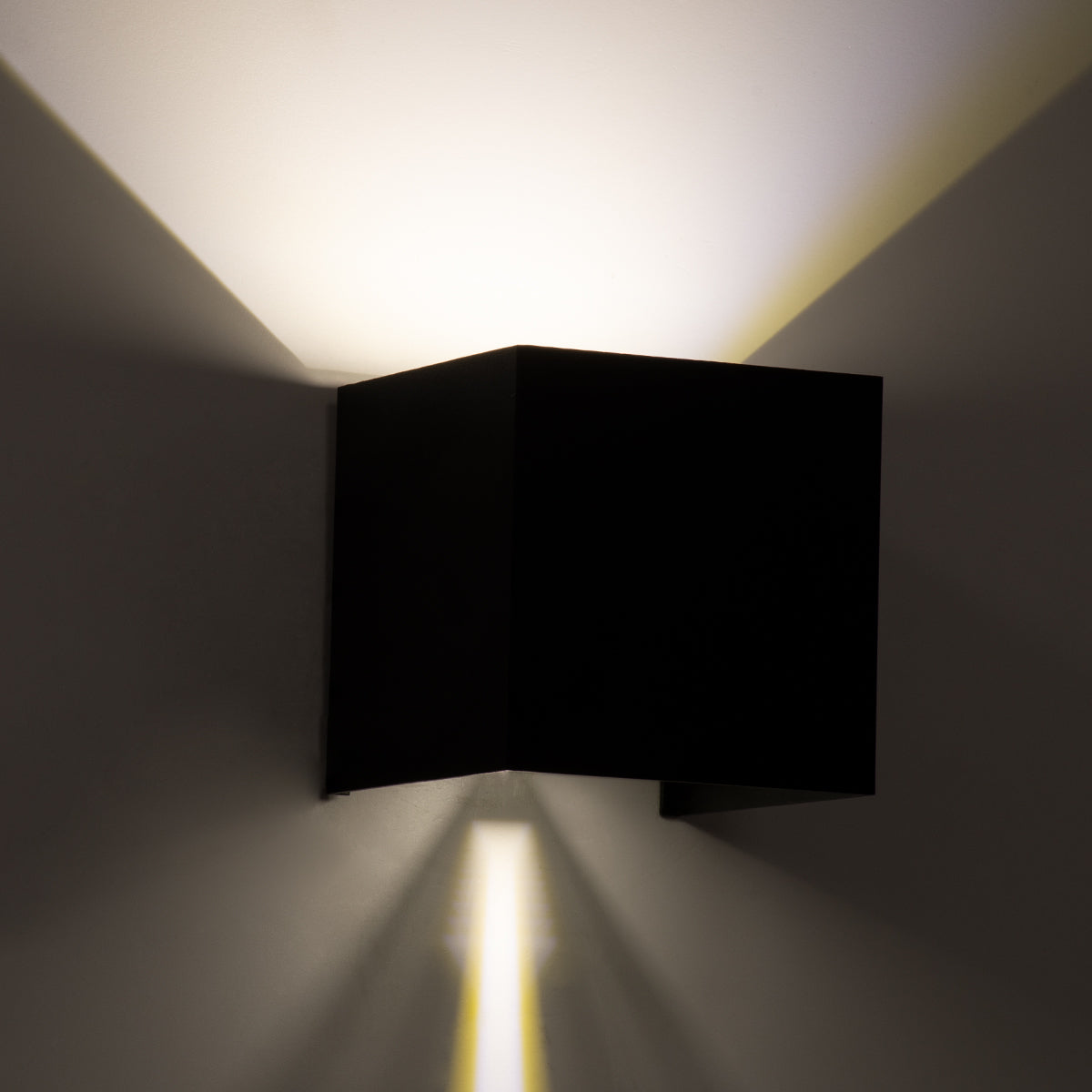 AXIS-S 60565 Μοντέρνο Φωτιστικό Τοίχου - Απλίκα LED 10W 1200lm 5°/60° AC 220-240V Αδιάβροχο IP65 Φυσικό Λευκό 4500K - Bridgelux COB Chip & TÜV SÜD Driver - Μαύρο Ματ - Μ10 x Π10 x Υ10