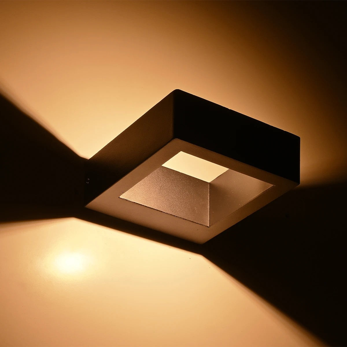 AURA KLV-101-0116 Φωτιστικό Τοίχου / Απλίκα LED 7W 875lm 45° AC 220-240V Αδιάβροχο IP65 Θερμό Λευκό 2700K - Bridgelux COB Chip & TÜV SÜD Driver - Μαύρο Ματ - Μ13 x Π15 x Υ4.5