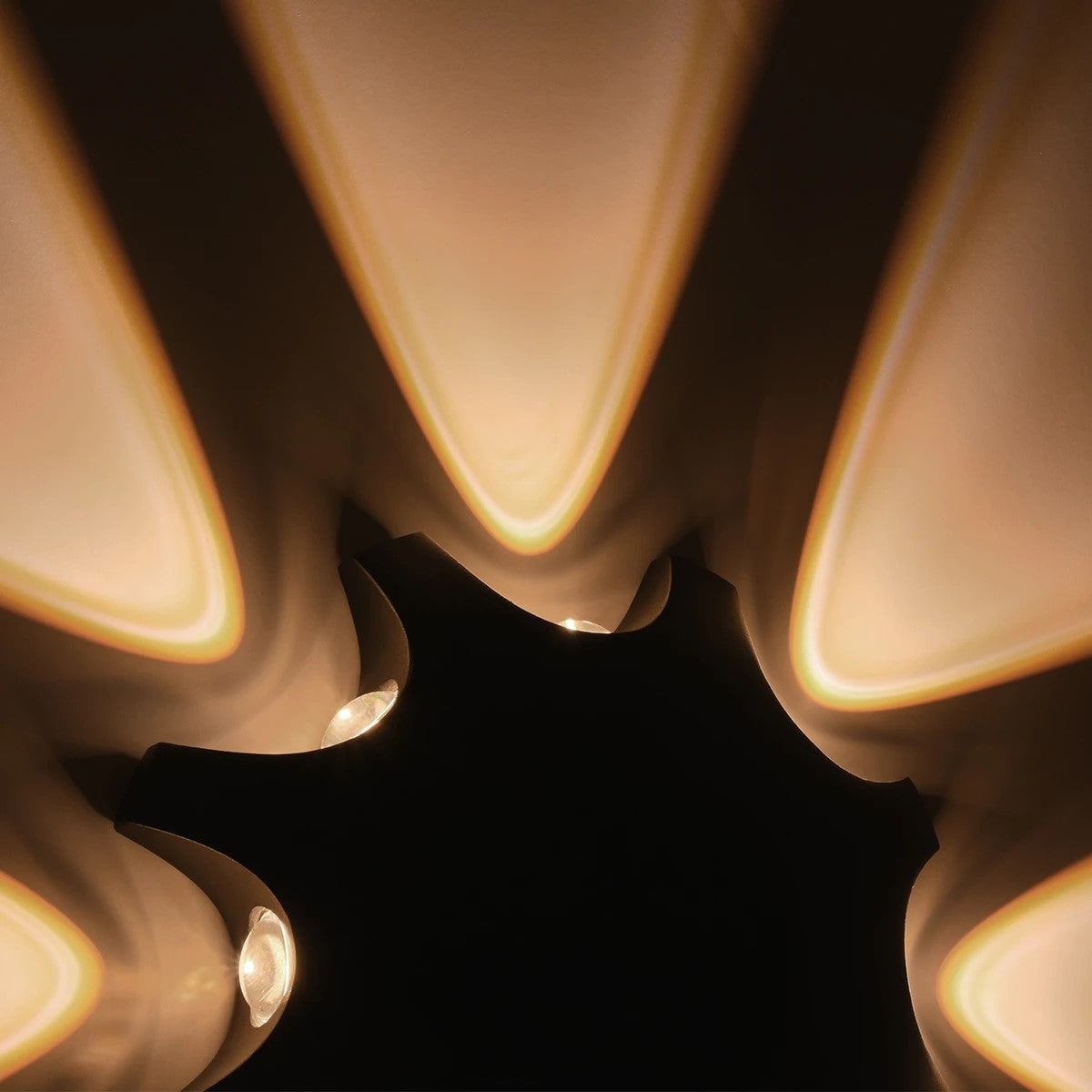 SPARK 60684 Μοντέρνο Φωτιστικό Τοίχου - Απλίκα LED 16W 2000lm 30° AC 220-240V Αδιάβροχο IP65 Θερμό Λευκό 2700K - CREE XPE Chip & TÜV SÜD Driver - Μαύρο Ματ - Μ25 x Π6 x Υ25