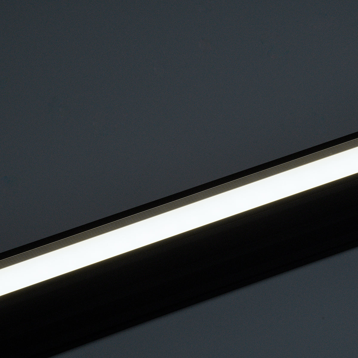 OFFICE 61024-P Γραμμικό Κρεμαστό Φωτιστικό Linear LED 18W 2200lm 120° AC 220-240V Μ120 x Π2 x Υ4 Φυσικό Λευκό 4500K - Μαύρο
