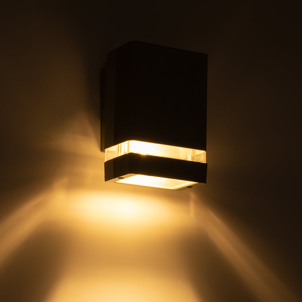 QUATRO 77892 Μοντέρνο Φωτιστικό Τοίχου - Απλίκα με Ντουί 1 x GU10 AC 220-240V Αδιάβροχο IP65 - Μαύρο Ματ - Μ11 x Π10 x Υ16.5