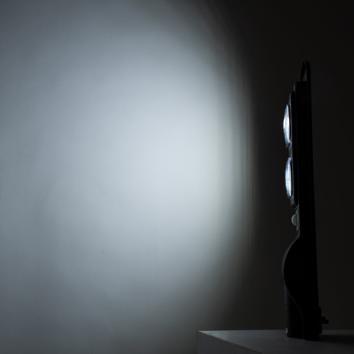 STREETB 85342 Φωτιστικό Δρόμου LED 60W 3000lm 120° DC 5V με Ενσωματωμένο Φωτοβολταϊκό Panel 6V 9W & Επαναφορτιζόμενη Μπαταρία Li-ion 3.2V 9000mAh με Αισθητήρα Κίνησης-Ημέρας-Νύχτας Αδιάβροχο IP65 Ψυχρό Λευκό 6000K - Μαύρο - Μ22 x Π50 x Υ6