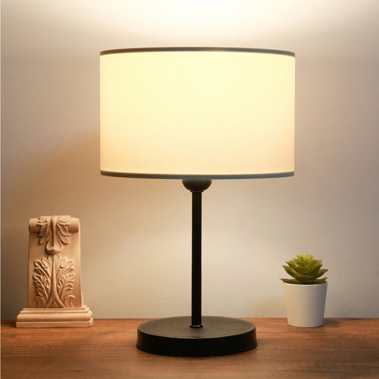 LARA 204-0075 Μοντέρνο Eπιτραπέζιο Φωτιστικό Μονόφωτο 1 x E27 IP20 Μαύρο Μέταλλο με Μπεζ Ύφασμα - Μ24 x Π24 x Υ35cm