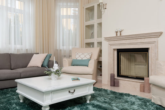 8 Εντυπωσιακές Ιδέες Διακόσμησης Τζακιού για Όλο το Χρόνο