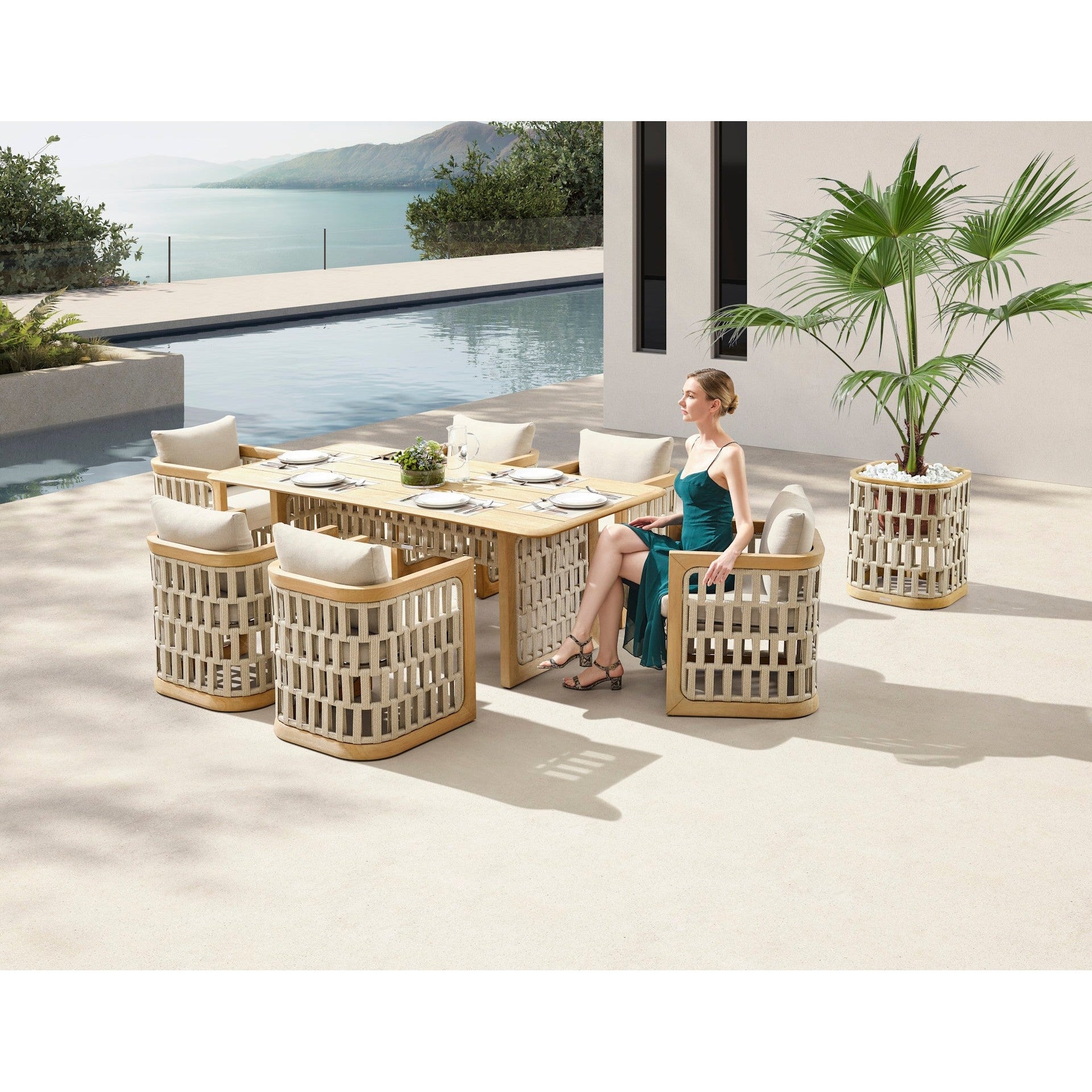 Riva/D7 Dining Set