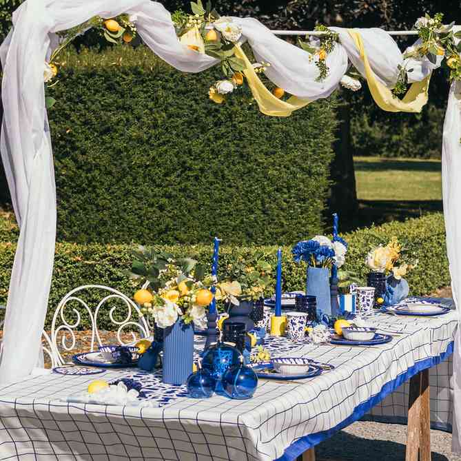 Noah Blue Glass Candlestick D7x15
