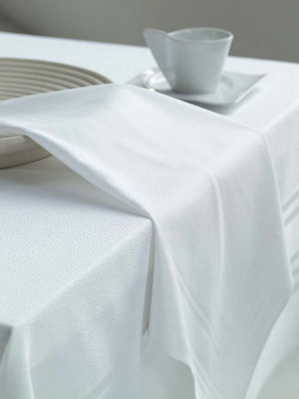 Τραπεζομάντηλο Ναπερόν Δαμασκ 150x180εκ