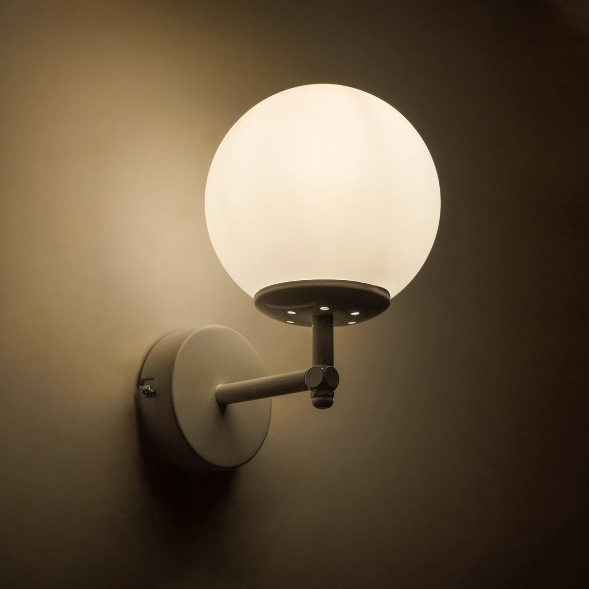 DALPH 203-0030 Vintage Επιτοίχιο Φωτιστικό Απλίκα Μονόφωτο 1 x E27 IP20 Λευκό Μέταλλο με Λευκό Γυαλί - M15 x Π18 x Υ24.5cm