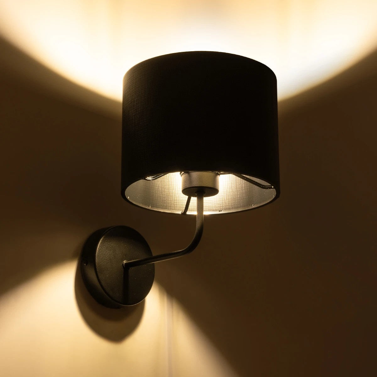 RALPH 203-0038 Vintage Επιτοίχιο Φωτιστικό Απλίκα Μονόφωτο 1 x E27 IP20 Μαύρο Μέταλλο με Μαύρο Ύφασμα - Μ22 x Π26 x Υ29cm