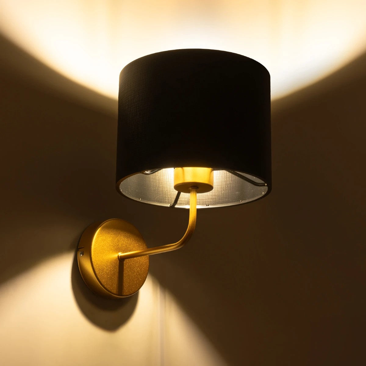 RALPH 203-0040 Vintage Επιτοίχιο Φωτιστικό Απλίκα Μονόφωτο 1 x E27 IP20 Χρυσό Μέταλλο με Μαύρο Ύφασμα - Μ22 x Π26 x Υ29cm