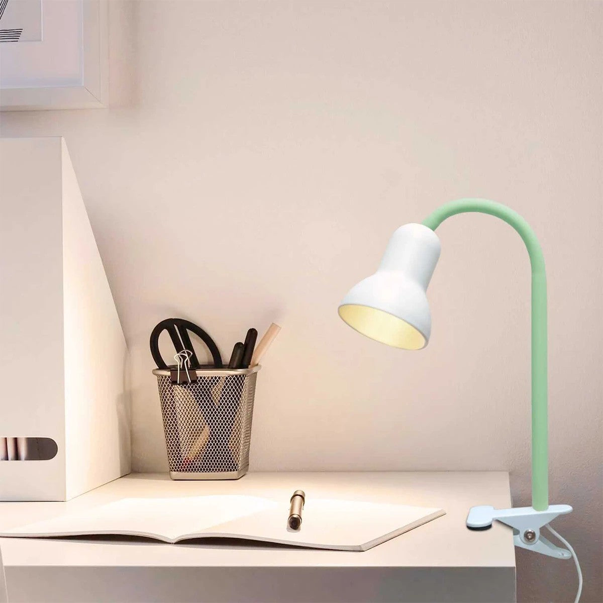 TAVOLO 204-0153 Παιδικό Eπιτραπέζιο Φωτιστικό Μονόφωτο 1 x E27 IP20 Πράσινο & Λευκό Πλαστικό - Μ11 x Π9 x Υ35cm