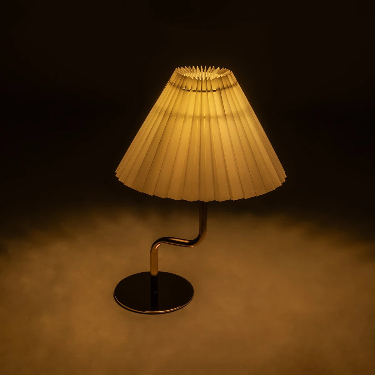 LIVL 204-0169 Μοντέρνο Επιτραπέζιο Φωτιστικό Πορτατίφ με Ντουί 1 x E27 AC 220-240V IP20 - Χρυσό & Μπεζ - Μ22 x Π22 x Υ34