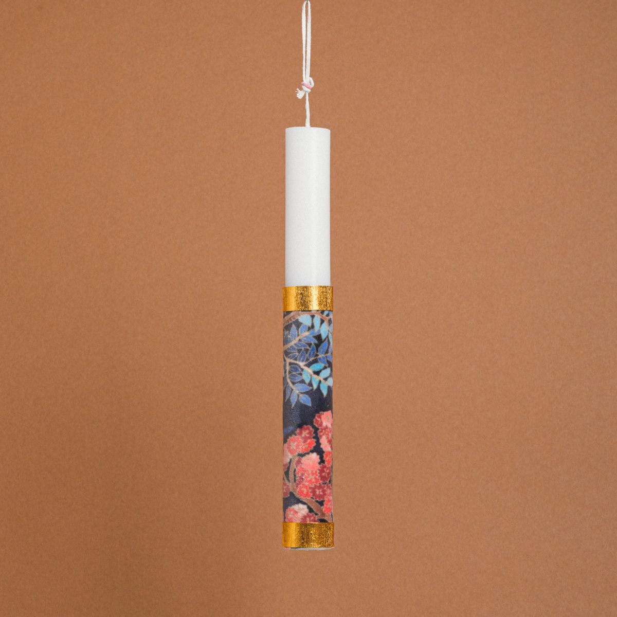 Λαμπάδα Στολισμένη Βελούδο Μπλε Λουλούδια σε Συσκευασία Δώρου