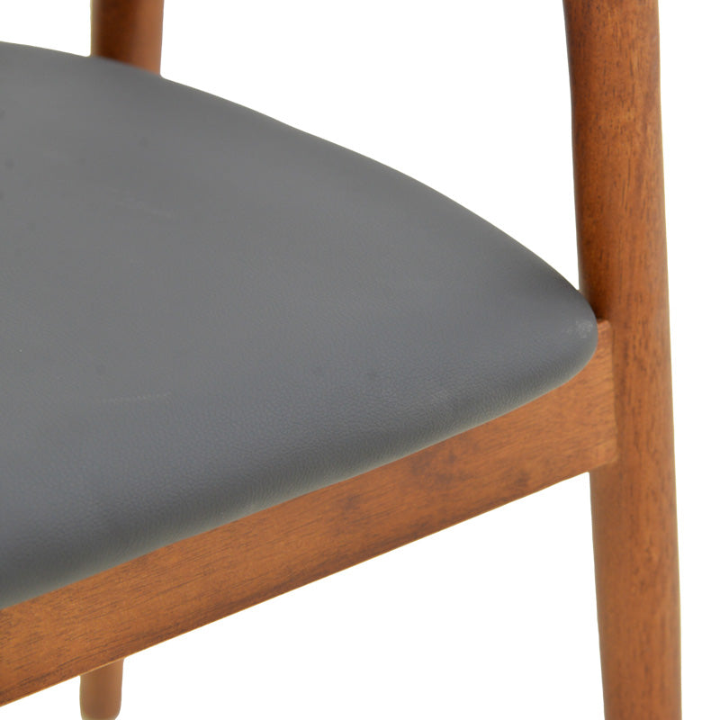 Πολυθρόνα Hogie Rubberwood σε Καφέ Απόχρωση με Μαύρο PU Μαξιλάρι 61x60x76