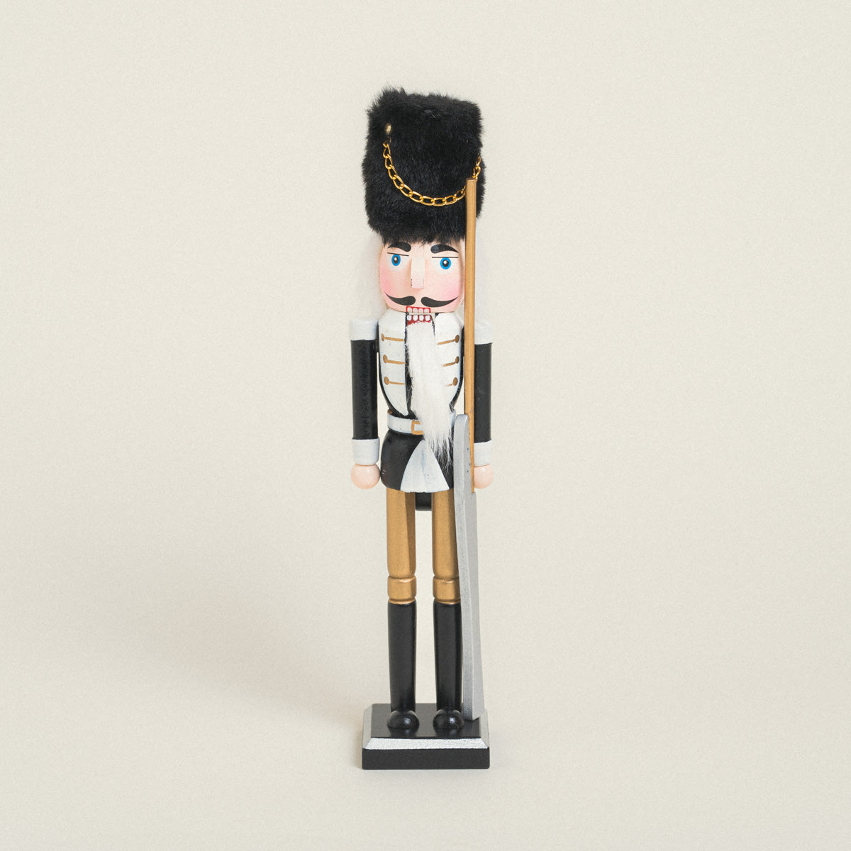 Καρυοθραύστες Μαύροι με Γούνινο Καπέλο 38εκ