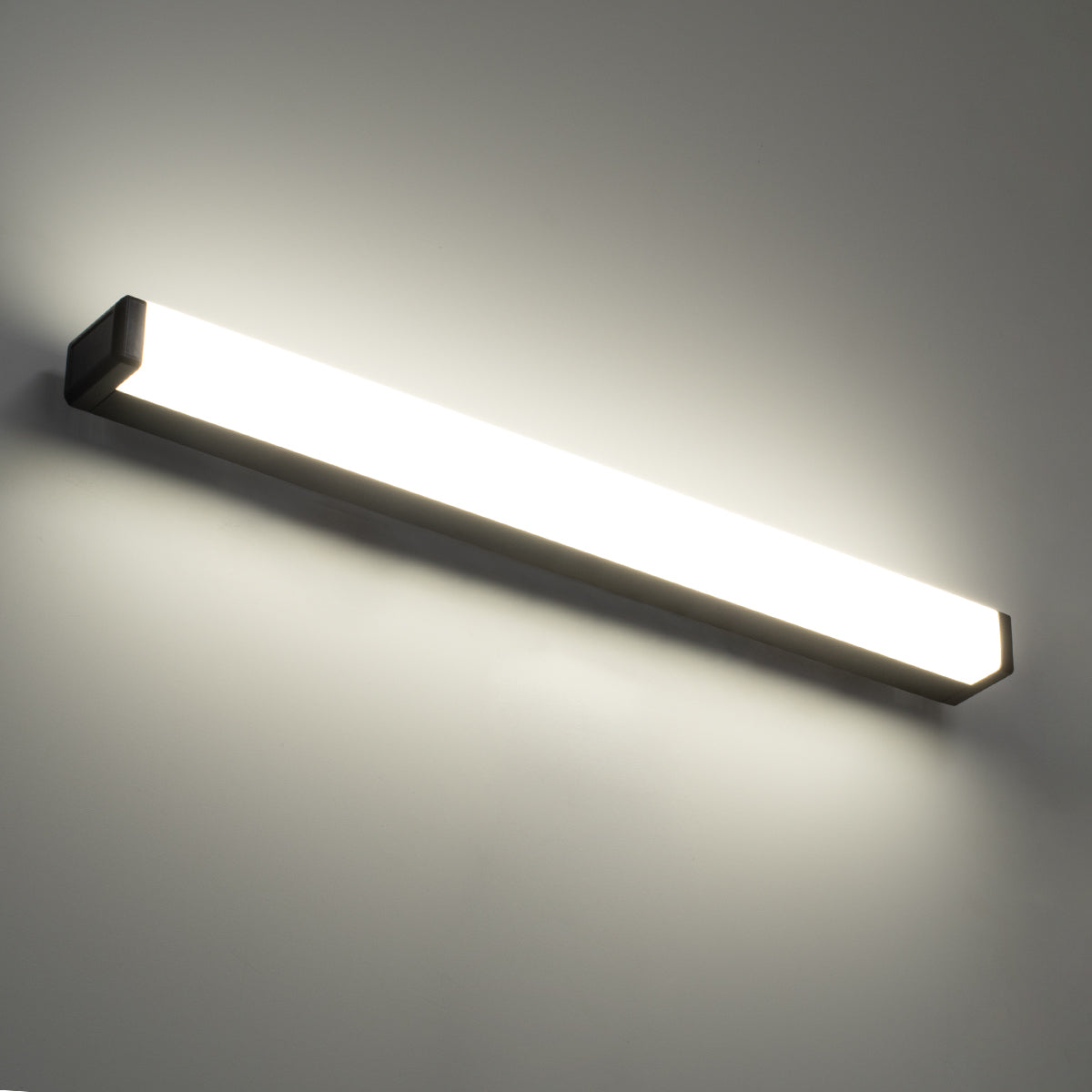 RENATA 60440 Μοντέρνο Φωτιστικό Τοίχου - Απλίκα Καθρέπτη Μπάνιου LED 12W 1400lm 180° AC 220-240V IP20 Φυσικό Λευκό 4500K - Bridgelux SMD Chip - Μαύρο Ματ - Μ60 x Π4 x Υ5.5