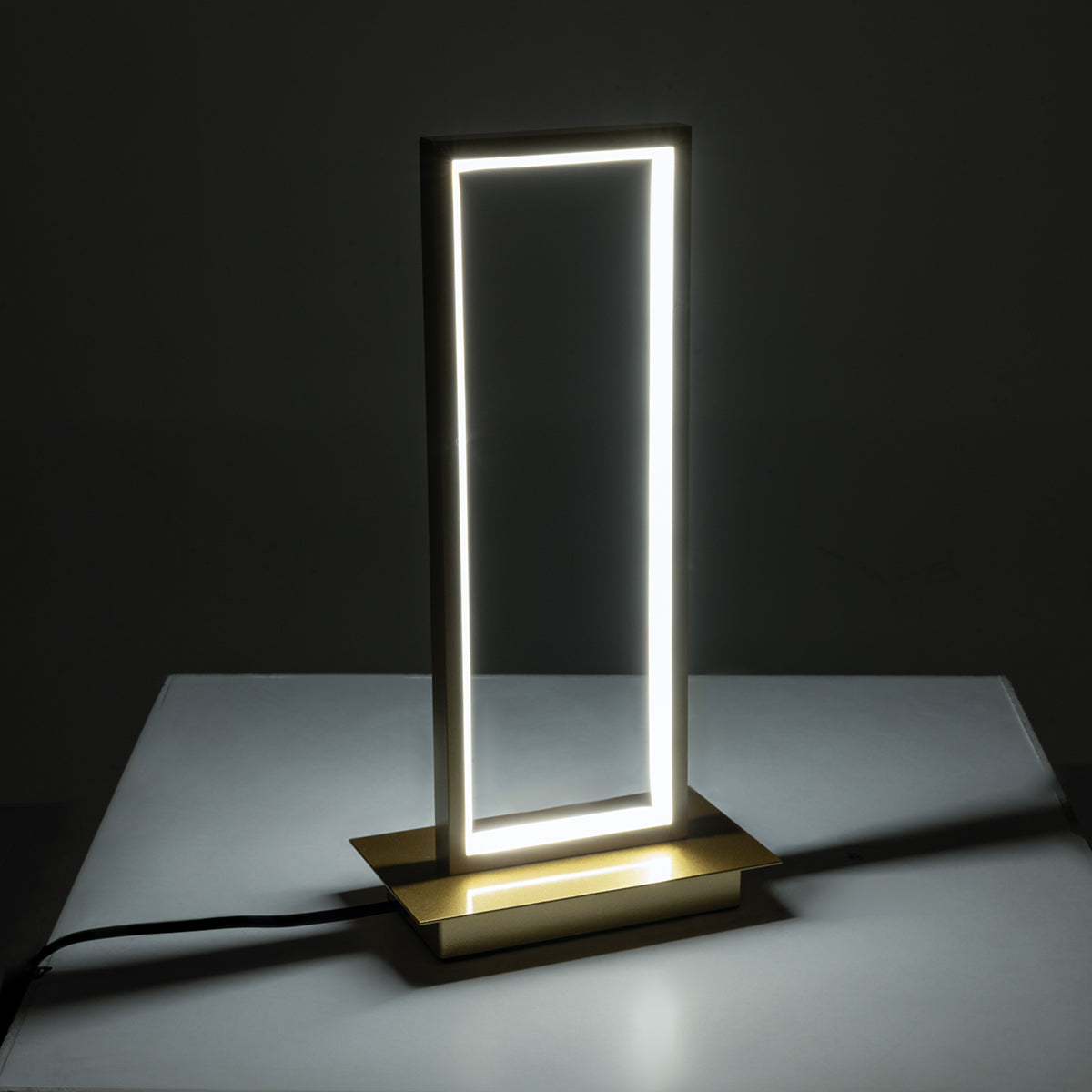 CORNELIE 60462 Επιτραπέζιο Φωτιστικό LED CCT 18W 1980lm 200° AC 220-240V - Εναλλαγή Φωτισμού μέσω Διακόπτη On/Off All In One Ψυχρό 6000k+Φυσικό 4500k+Θερμό 2700k Μ18 x Π10 x Υ36cm - Χρυσό