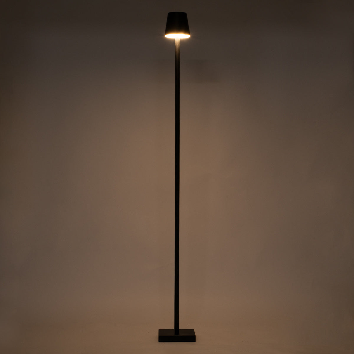 NEGA 60477 Μοντέρνο Επιδαπέδιο Φωτιστικό LED 2.2W 154lm 360° DC 5V Επαναφορτιζόμενο με Μπαταρία Li-ion 4000mAh - Διακόπτη Αφής - Θερμό Λευκό 2700K - Dimmable - D10 x H135cm - Μαύρο