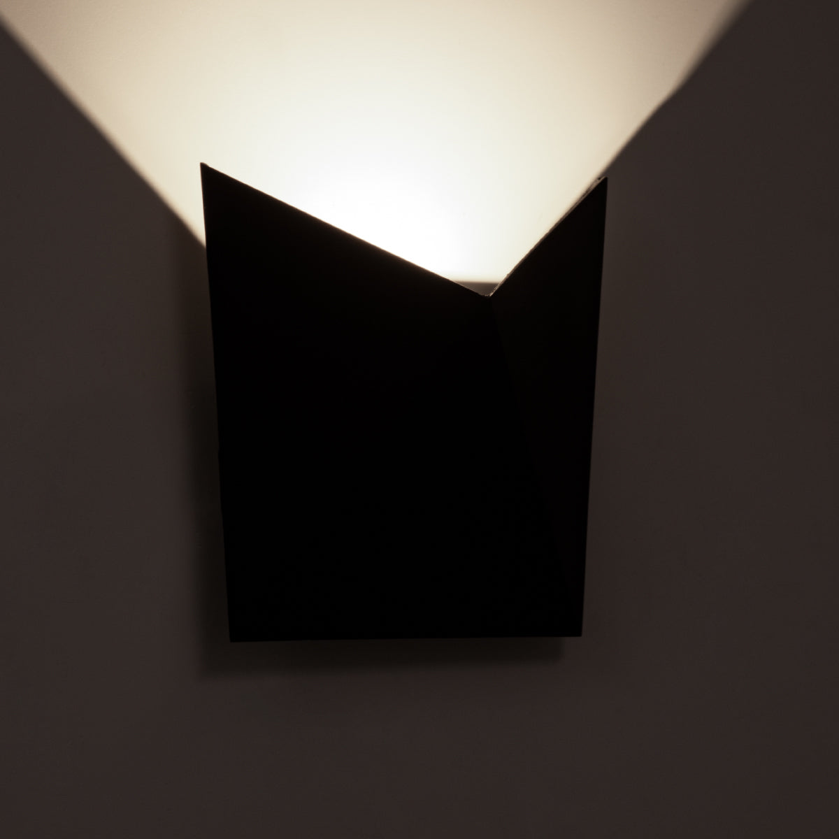 STEALTH 60522 Μοντέρνο Φωτιστικό Τοίχου - Απλίκα LED 10W 1100lm 60° AC 220-240V Αδιάβροχο IP65 Φυσικό Λευκό 4500K - Bridgelux COB Chip & TÜV SÜD Driver - Γκρι Ανθρακί Ματ - Μ17 x Π7.5 x Υ17