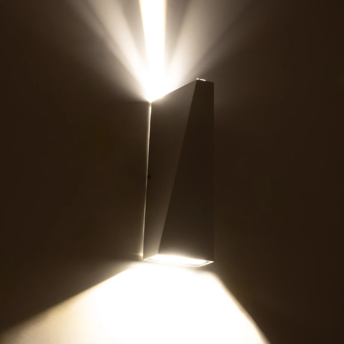 TRIANDE 60554 Φωτιστικό Τοίχου - Απλίκα Αρχιτεκτονικού Φωτισμού Εσωτερικού/Εξωτερικού Χώρου Up & Down LED 10W 1200lm 5° & 60° AC 220-240V IP65 Μ8.5 x Π8.5 x Υ20cm - Φυσικό Λευκό 4500K - Λευκό Αλουμίνιο - Bridgelux Chip