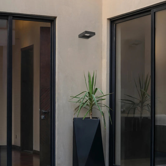 AURA KLV-101-0116 Φωτιστικό Τοίχου / Απλίκα LED 7W 875lm 45° AC 220-240V Αδιάβροχο IP65 Θερμό Λευκό 2700K - Bridgelux COB Chip & TÜV SÜD Driver - Μαύρο Ματ - Μ13 x Π15 x Υ4.5