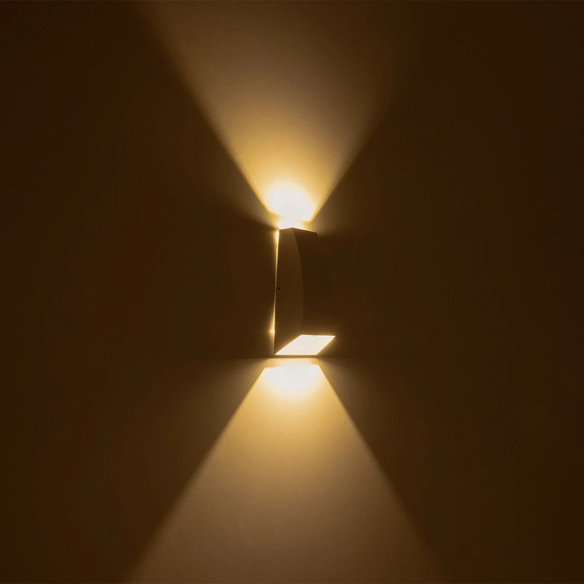 FLUX KLV-101-0121 Φωτιστικό Τοίχου / Απλίκα LED 6W 750lm 30° AC 220-240V Αδιάβροχο IP65 Θερμό Λευκό 2700K - Bridgelux COB Chip & TÜV SÜD Driver - Λευκό Ματ - Μ5 x Π8.5 x Υ17