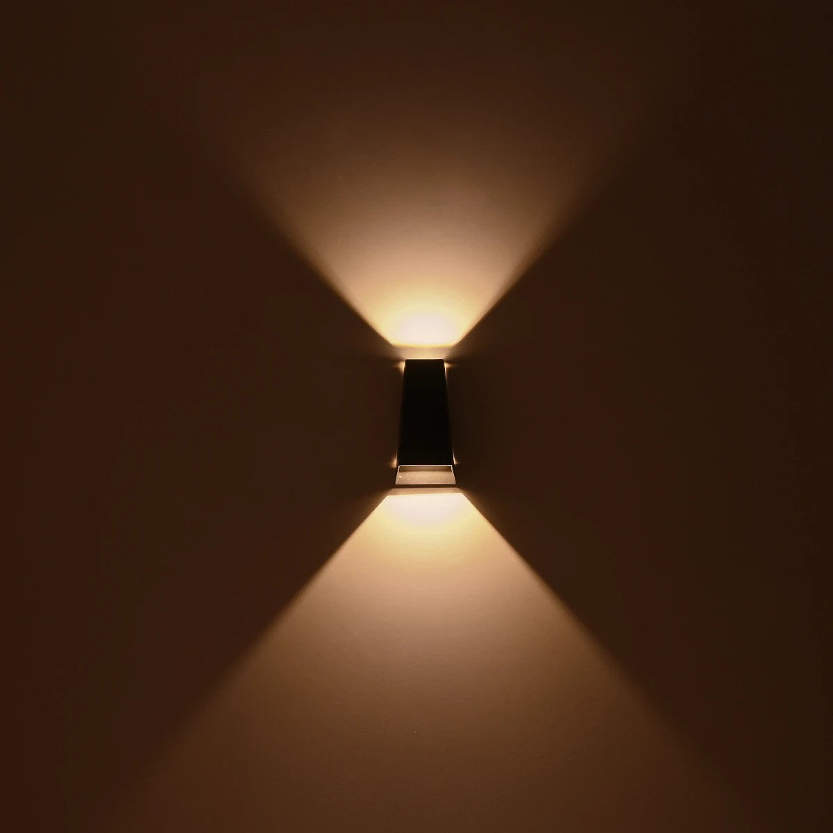 FLUX KLV-101-0119 Φωτιστικό Τοίχου / Απλίκα LED 6W 750lm 30° AC 220-240V Αδιάβροχο IP65 Θερμό Λευκό 2700K - Bridgelux COB Chip & TÜV SÜD Driver - Μαύρο Ματ - Μ5 x Π8.5 x Υ17