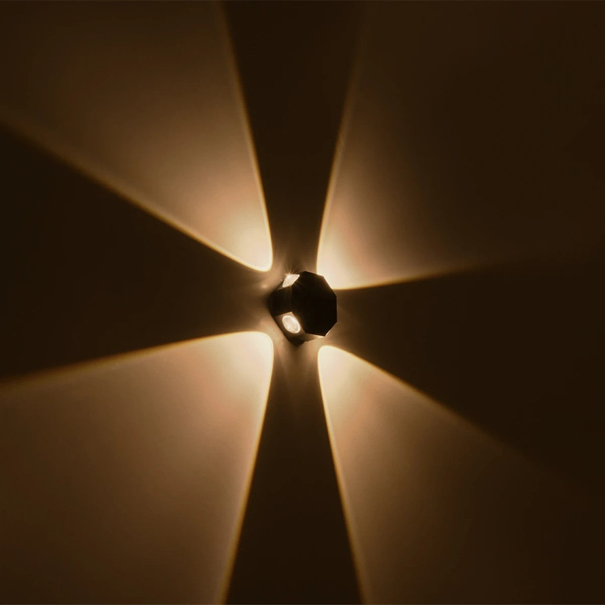 HIKARI 60687 Μοντέρνο Φωτιστικό Τοίχου - Απλίκα LED 8W 1000lm 30° AC 220-240V Αδιάβροχο IP65 Θερμό Λευκό 2700K - CREE XPE Chip & TÜV SÜD Driver - Μαύρο Ματ - Μ10 x Π4 x Υ10