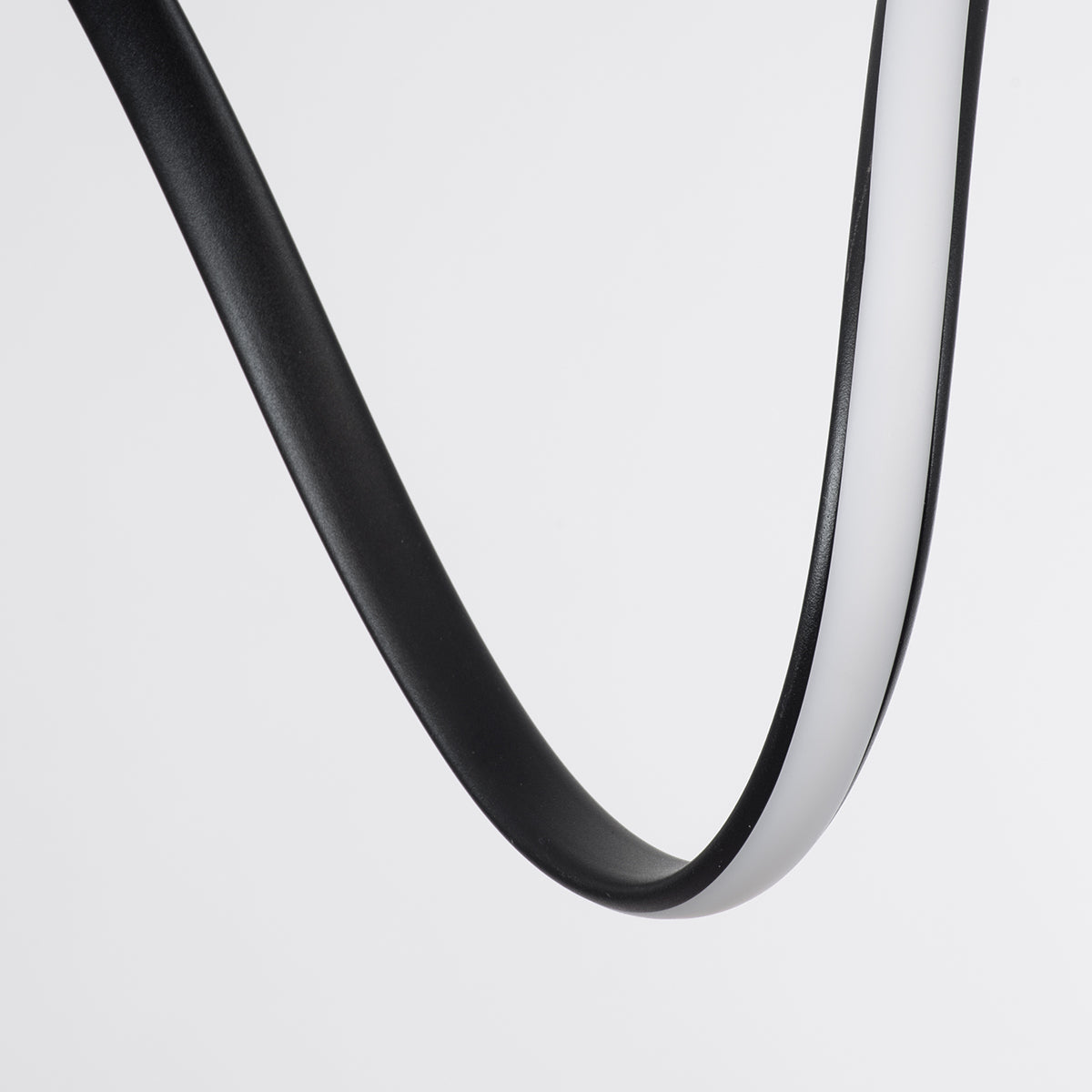 SPIRALE 61283 Κρεμαστό Φωτιστικό Οροφής Design LED CCT 75W 8400lm 300° AC 220-240V - Εναλλαγή Φωτισμού μέσω Τηλεχειριστηρίου All In One Ψυχρό 6000k+Φυσικό 4500k+Θερμό 2700k Dimmable Μ72 x Π25 x Υ30cm - Μαύρο