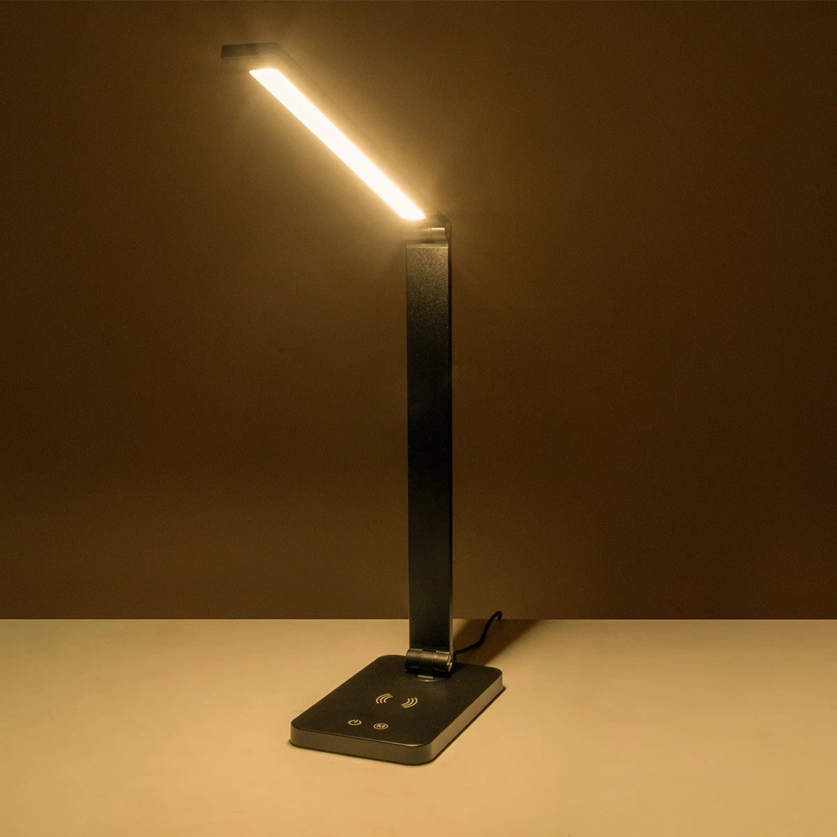 TEBLA 60482 Μοντέρνο Επιτραπέζιο Φωτιστικό Γραφείου με Ασύρματη Φόρτιση 5W 1A LED 5W 500lm 120° AC 220-240V IP20 Ρυθμιζόμενο Λευκό CCT με Αφή 2700K/4500K/6000K Dimmable - Bridgelux SMD Chip - Μαύρο - Μ11 x Π31 x Υ52