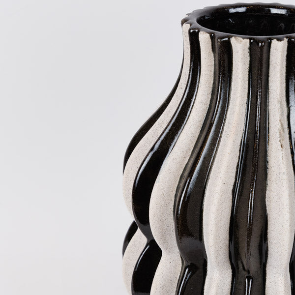 ΒΑΖΟ ΚΕΡΑΜΙΚO ΜΑΥΡΟ-ΛΕΥΚΟ 21x21x38