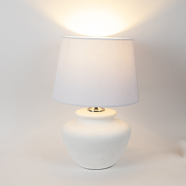 ΕΠΙΤΡΑΠΕΖΙΟ ΦΩΤΙΣΤΙΚΟ ΜΕ ΥΦΑΣΜΑΤΙΝΟ ΚΑΠΕΛΟ ΚΕΡΑΜΙΚΟ ΛΕΥΚΟ 27x27x53