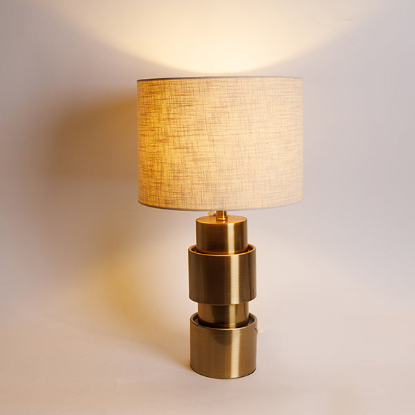 ΕΠΙΤΡΑΠΕΖΙΟ ΦΩΤΙΣΤΙΚΟ ΜΕ ΜΠΕΖ ΚΑΠΕΛΟ ΜΕΤΑΛΙΚΟ ΧΡΥΣΟ 28x28x50