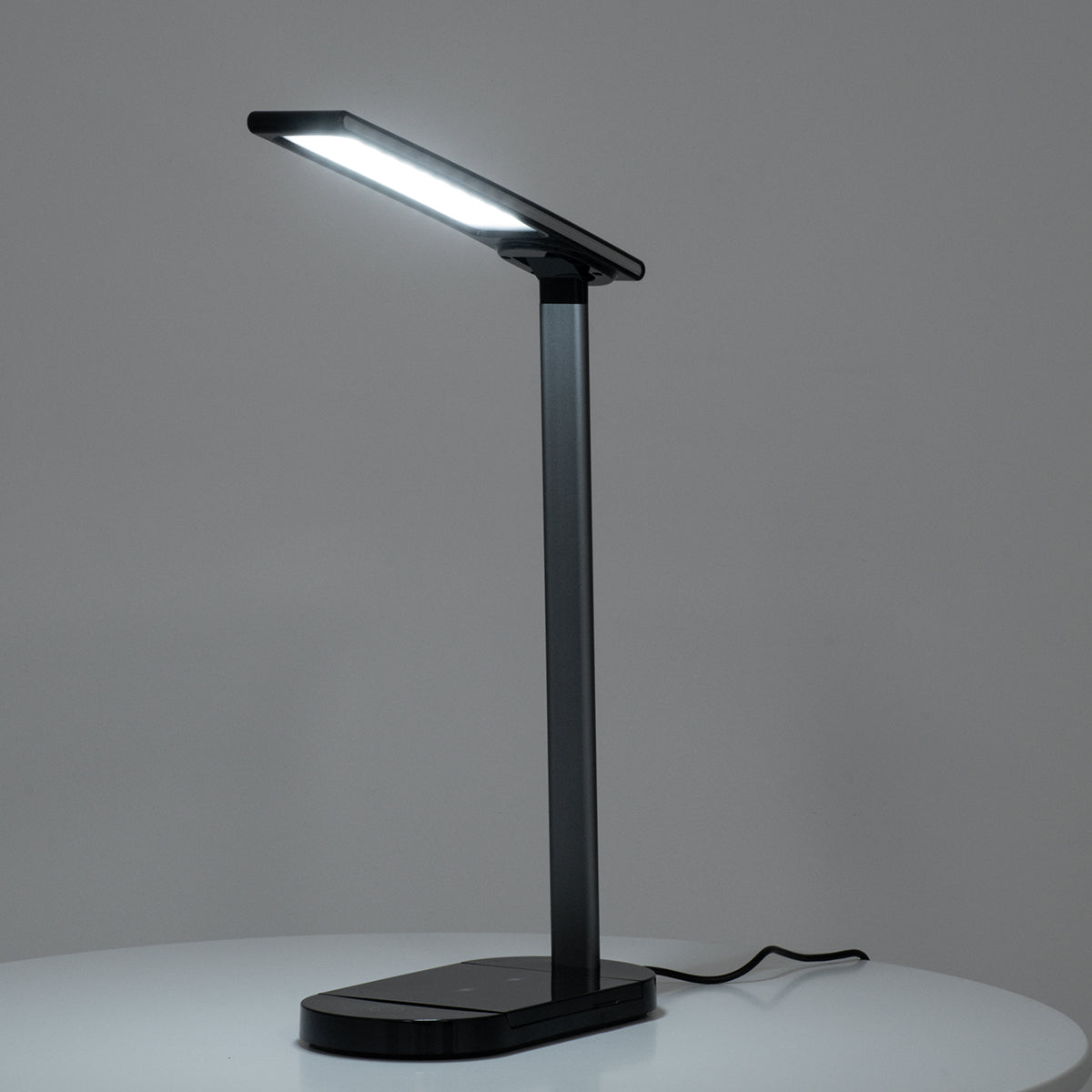 FIARIA 76530 Μοντέρνο Επιτραπέζιο Φωτιστικό Πορτατίφ LED 5W 500lm 180° DC 5V - με Ασύρματη Φόρτιση - Wireless Charger - Διακόπτη Αφής - CCT Θερμό Λευκό 2700K - Φυσικό Λευκό 4500K - Ψυχρό Λευκό 6000K Dimmable - Μ25 x Π10.5 x Υ35.5 - Μαύρο