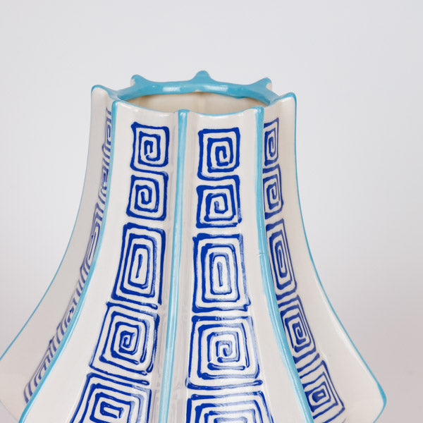 ΒΑΖΟ ΚΕΡΑΜΙΚΟ ΑΣΠΡΟ-ΜΠΛΕ ΜΕ ΓΑΛΑΖΙΕΣ ΓΡΑΜΜΕΣ 22x22x25