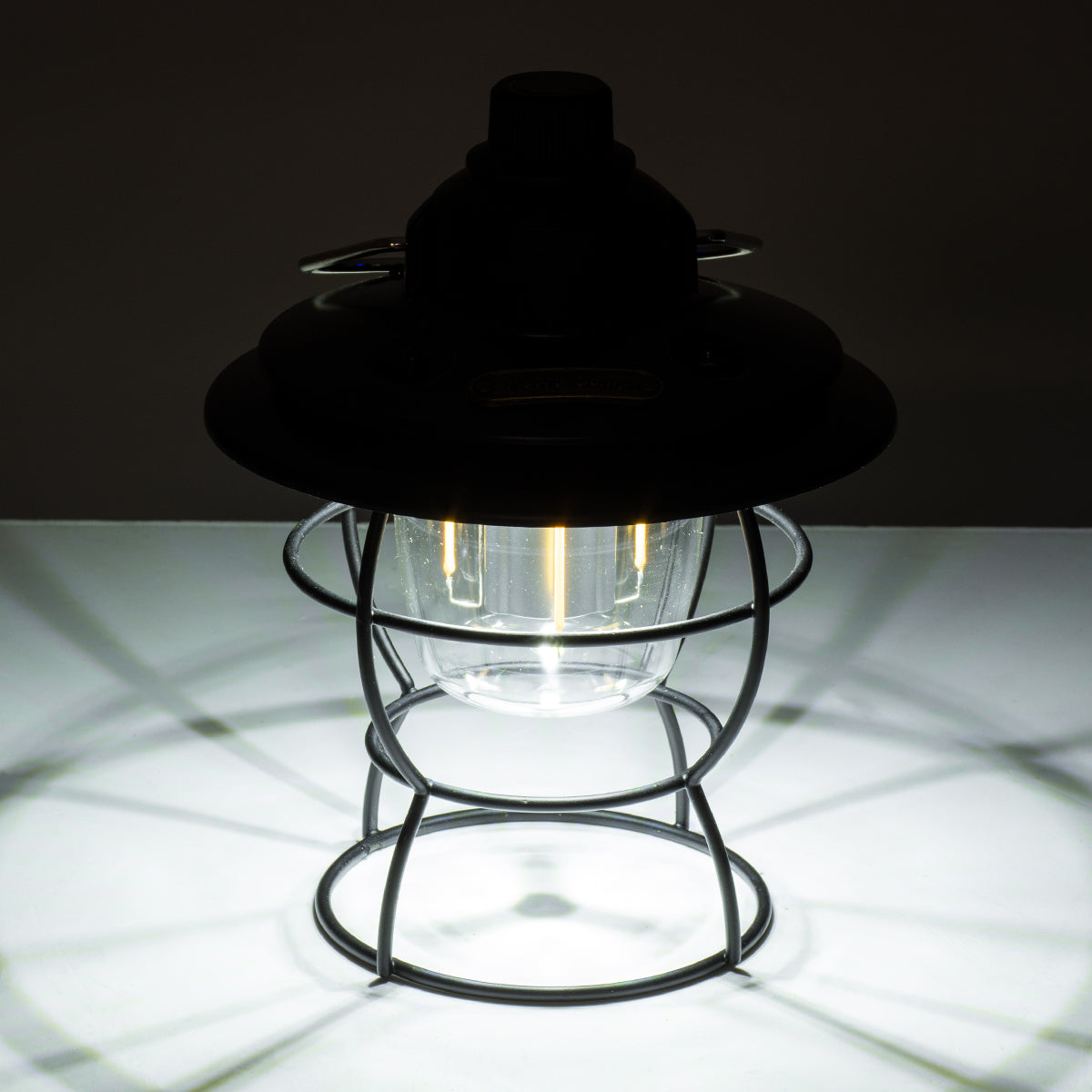 85695 Αυτόνομο Φανάρι Camping LED 4W USB 2.0 με Επαναφορτιζόμενη Μπαταρία 1 x 18650 2000mAh Li-ion Power Bank IP20 Dimmable Μαύρο με Διάφανο Γυαλί CCT Εναλλαγή Φωτισμού μέσω On/Off All In One Ψυχρό 6000K+Φυσικό 4500K+Θερμό 2700K Φ13.5 x Υ17.5cm