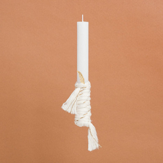 Λαμπάδα Στολισμένη με Κορδόνι – Πούπουλο σε Συσκευασία Δώρου