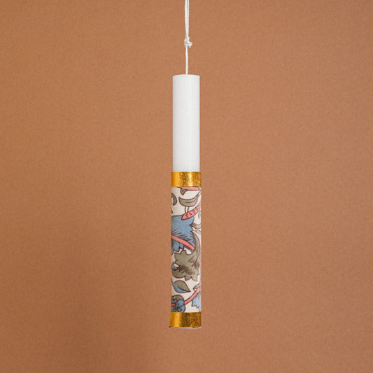 Λαμπάδα Στολισμένη Βελούδο Εκρού Λουλούδια σε Συσκευασία Δώρου