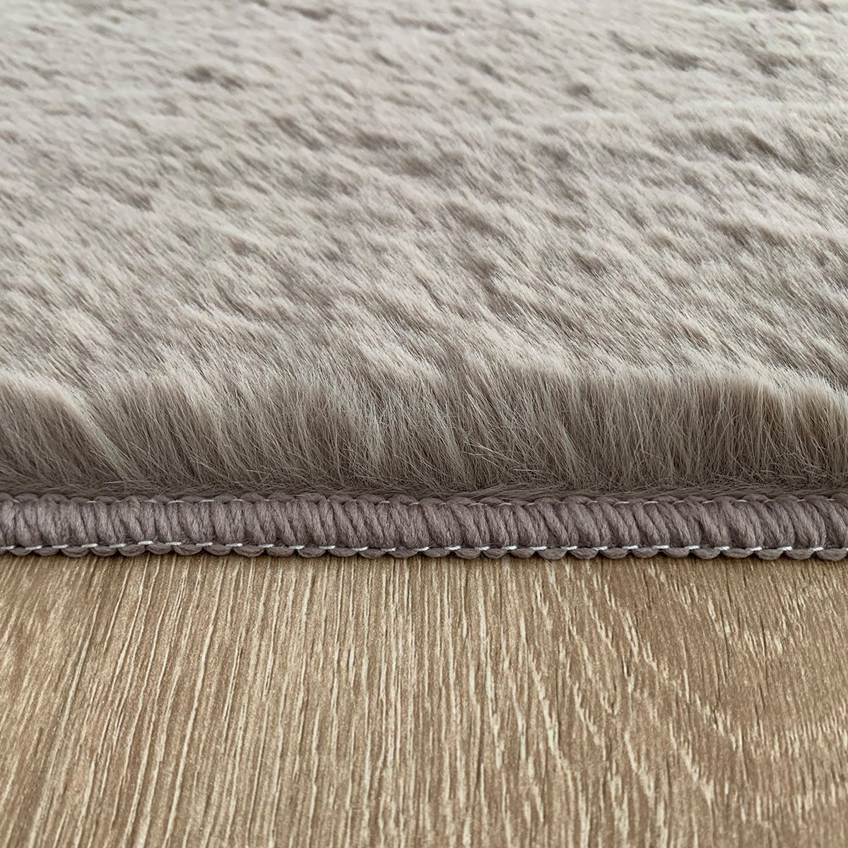 Rabbit Art 9642 Mocha Rug 200x250cm