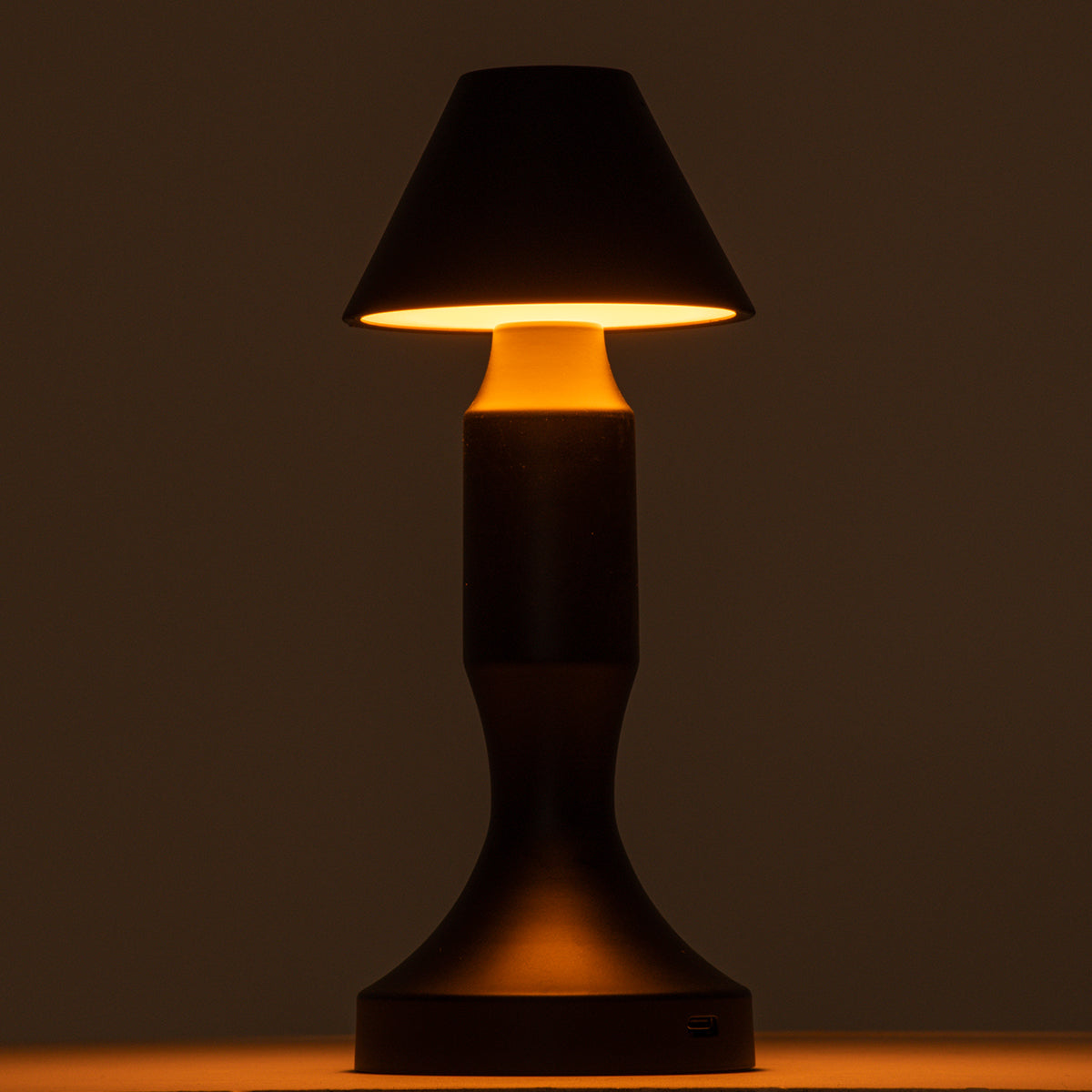 LUNNA 76478 Μοντέρνο Επιτραπέζιο Φωτιστικό Πορτατίφ LED 1.5W 105lm 120° DC 5V Επαναφορτιζόμενο με Μπαταρία Li-ion 1800mAh - Διακόπτη Αφής με 3 Εναλλαγές Φωτισμού CCT Θερμό - Φυσικό - Ψυχρό 1500K - 4500K - 6000K Dimmable - D9 x 23cm - Ασημί