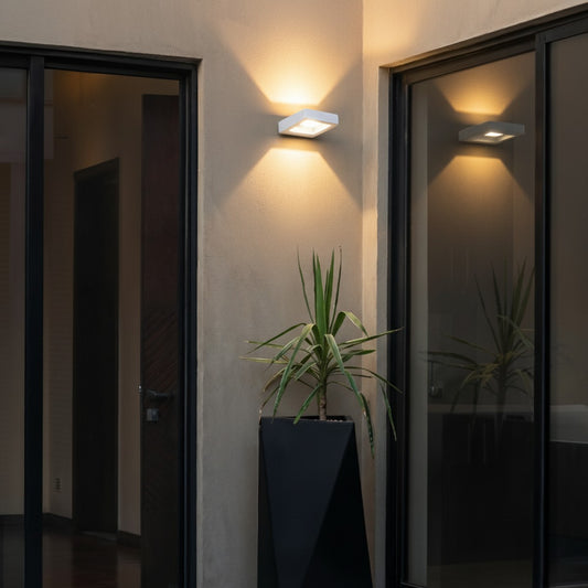 AURA KLV-101-0118 Φωτιστικό Τοίχου / Απλίκα LED 7W 875lm 45° AC 220-240V Αδιάβροχο IP65 Θερμό Λευκό 2700K - Bridgelux COB Chip & TÜV SÜD Driver - Λευκό Ματ - Μ13 x Π15 x Υ4.5