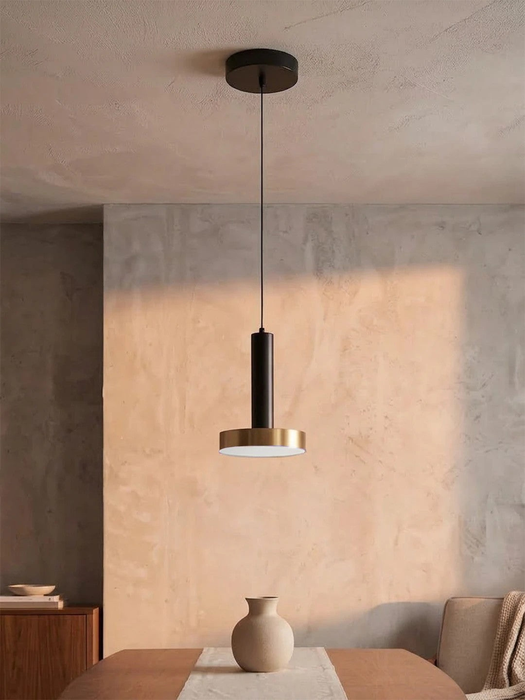 ZANE KLV-101-0349 Κρεμαστό Φωτιστικό Οροφής LED 18W 1800lm 120° AC 220-240V IP20 Ρυθμιζόμενο Λευκό CCT με Χειριστήριο από 2700K έως 6000K Dimmable - Lumileds SMD Chip - Σατινέ Χρυσό Βούρτσας & Μαύρο Ματ - Μ15 x Π15 x Υ20