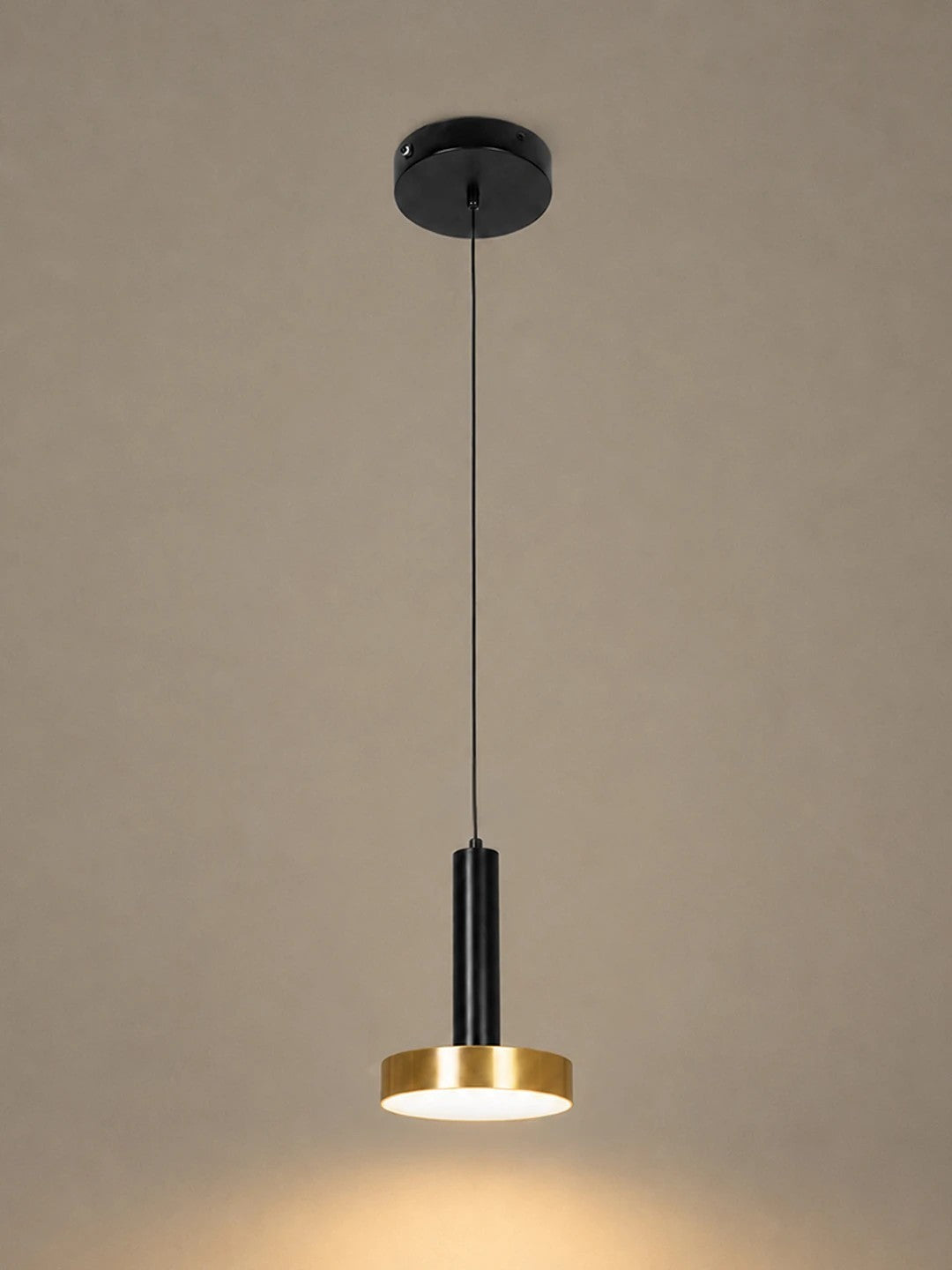 ZANE KLV-101-0349 Κρεμαστό Φωτιστικό Οροφής LED 18W 1800lm 120° AC 220-240V IP20 Ρυθμιζόμενο Λευκό CCT με Χειριστήριο από 2700K έως 6000K Dimmable - Lumileds SMD Chip - Σατινέ Χρυσό Βούρτσας & Μαύρο Ματ - Μ15 x Π15 x Υ20