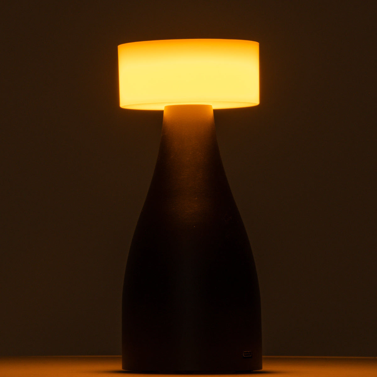 DOLLY 76470 Μοντέρνο Επιτραπέζιο Φωτιστικό Πορτατίφ LED 1.5W 105lm 120° DC 5V Επαναφορτιζόμενο με Μπαταρία Li-ion 1800mAh - Διακόπτη Αφής με 3 Εναλλαγές Φωτισμού CCT Θερμό - Φυσικό - Ψυχρό 1500K - 4500K - 6000K Dimmable - D9 x 21cm - Χρυσό