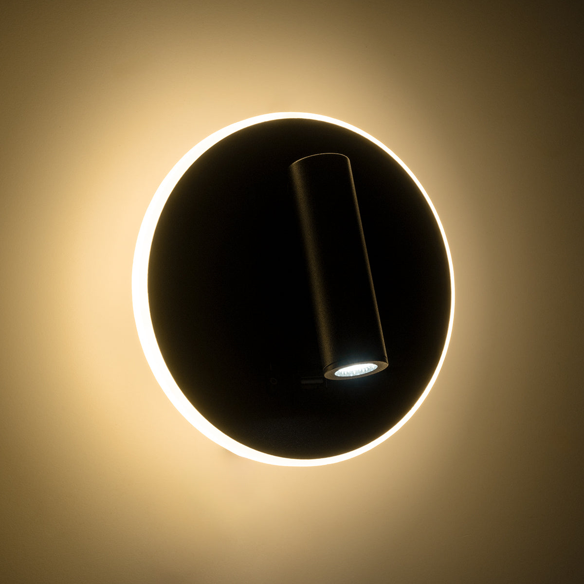 LADY-R 60938 Μοντέρνο Φωτιστικό Τοίχου - Απλίκα Ξενοδοχείου Reading Light με Φορτιστή USB 3A LED 6W 600lm 36° & 360° AC 220-240V IP20 Φυσικό Λευκό 4500K - Bridgelux COB Chip & TÜV SÜD Driver - Μαύρο Ματ - Μ15 x Π15 x Υ7