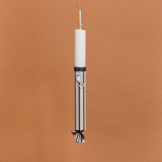 Λαμπάδα Στολισμένη Ριγέ Μπλε με Ιππόκαμπο σε Συσκευασία Δώρου